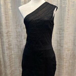 Perfect NYE dress!! One shoulder express dress